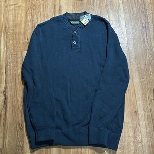 NWT Eddie Bauer 2 Button Sweater  size large.